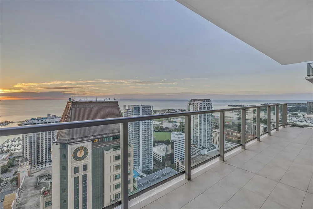 275 1ST AVENUE S #3704 St Petersburg, FL 33701