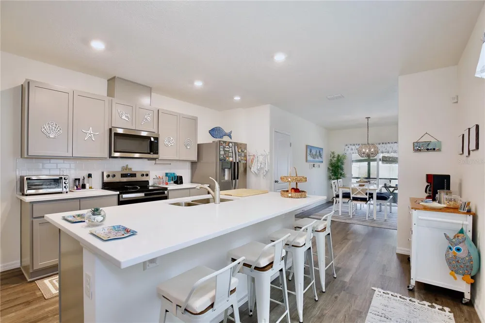 5356 HAYLOFT DRIVE Apopka, FL 32712