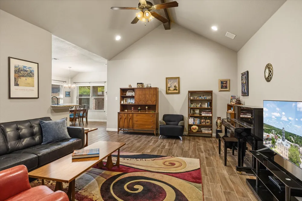 1411 Lauren Lane Granbury, TX 76048