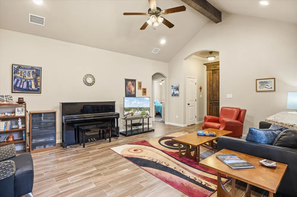 1411 Lauren Lane Granbury, TX 76048