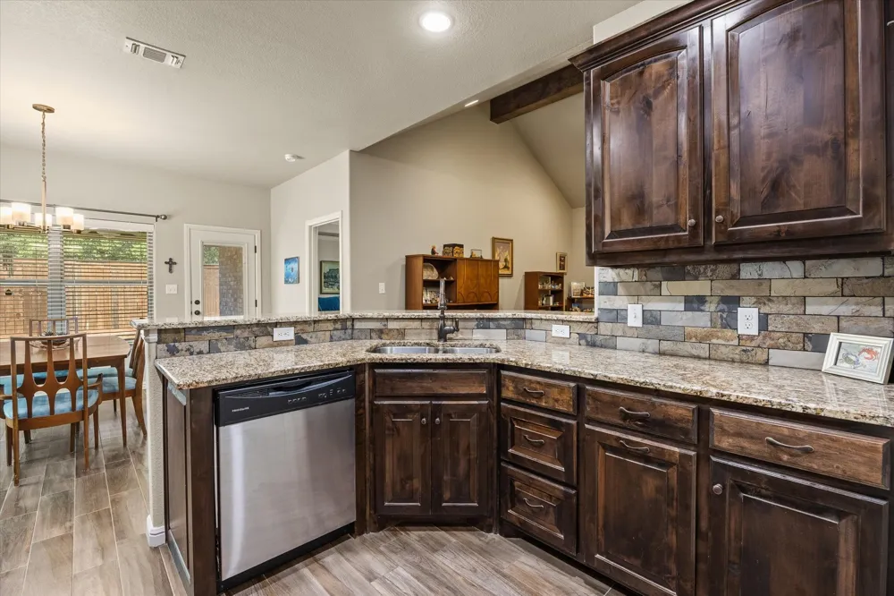 1411 Lauren Lane Granbury, TX 76048