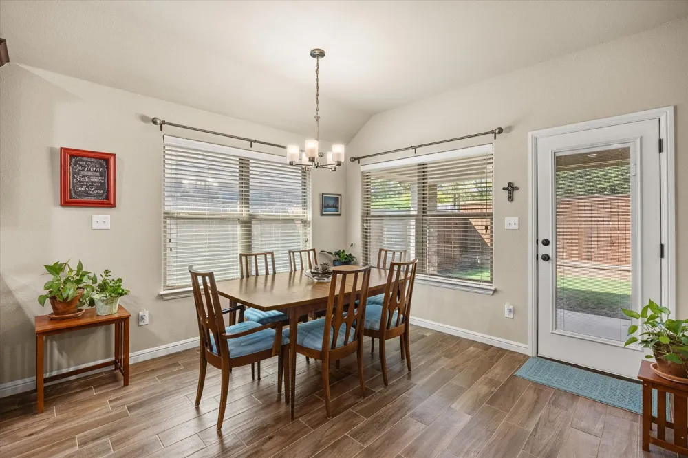 1411 Lauren Lane Granbury, TX 76048