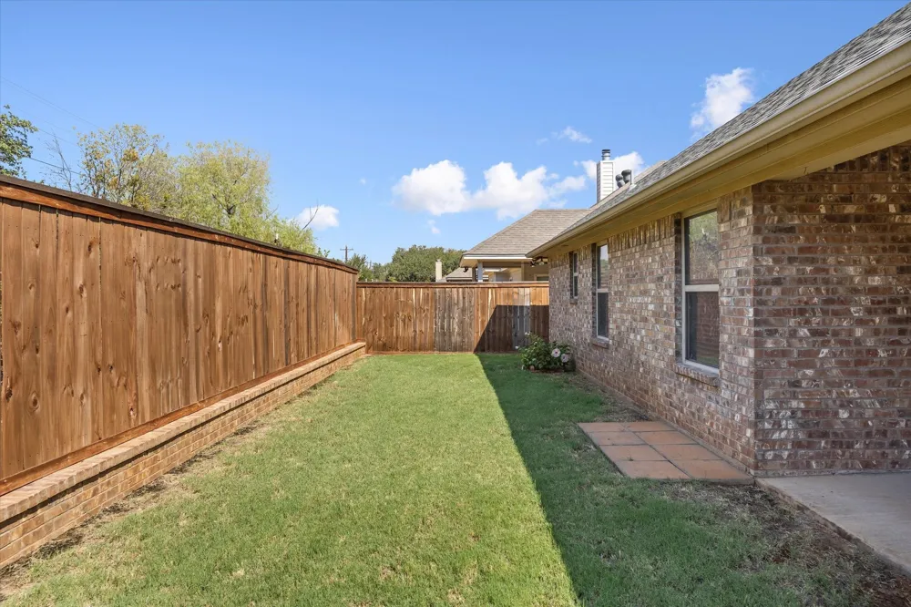 1411 Lauren Lane Granbury, TX 76048
