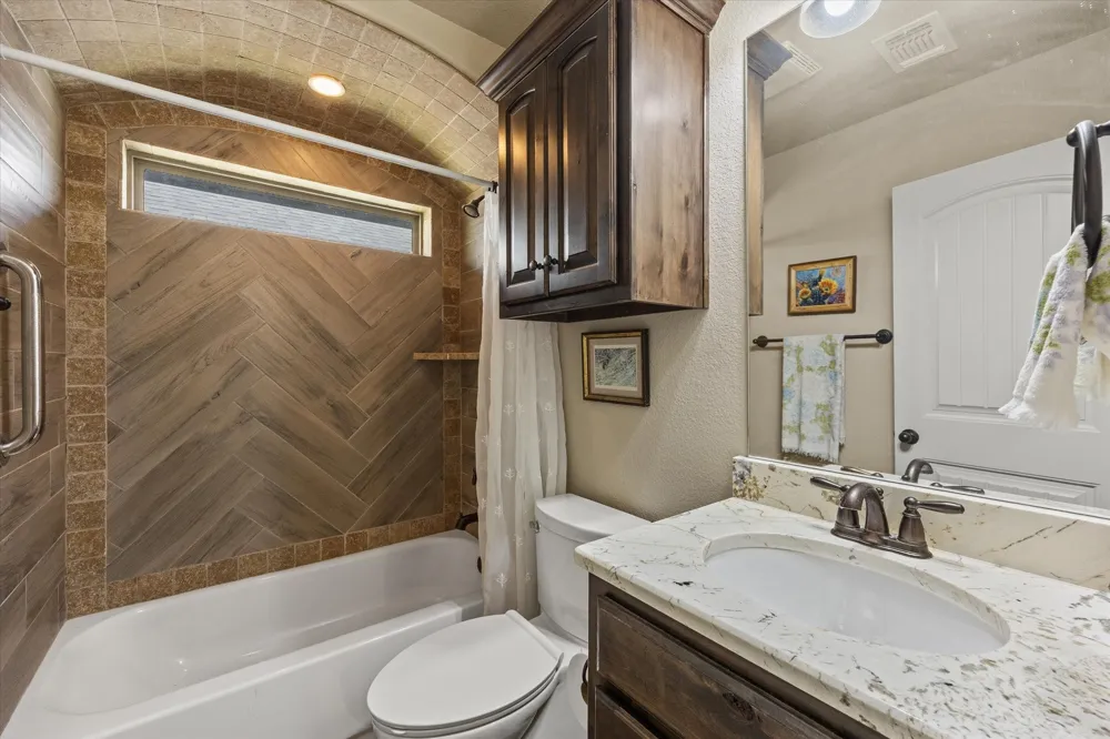 1411 Lauren Lane Granbury, TX 76048