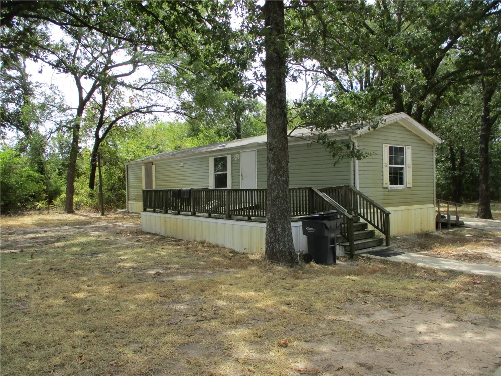 2379 FM 515 Emory, TX 75440
