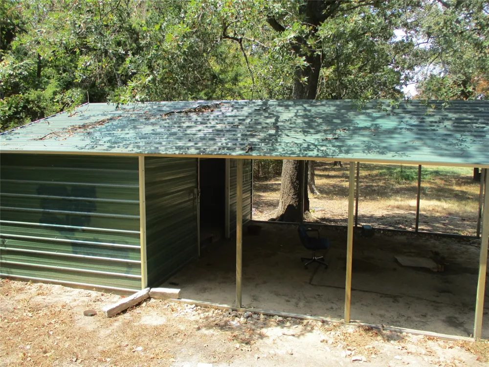 2379 FM 515 Emory, TX 75440