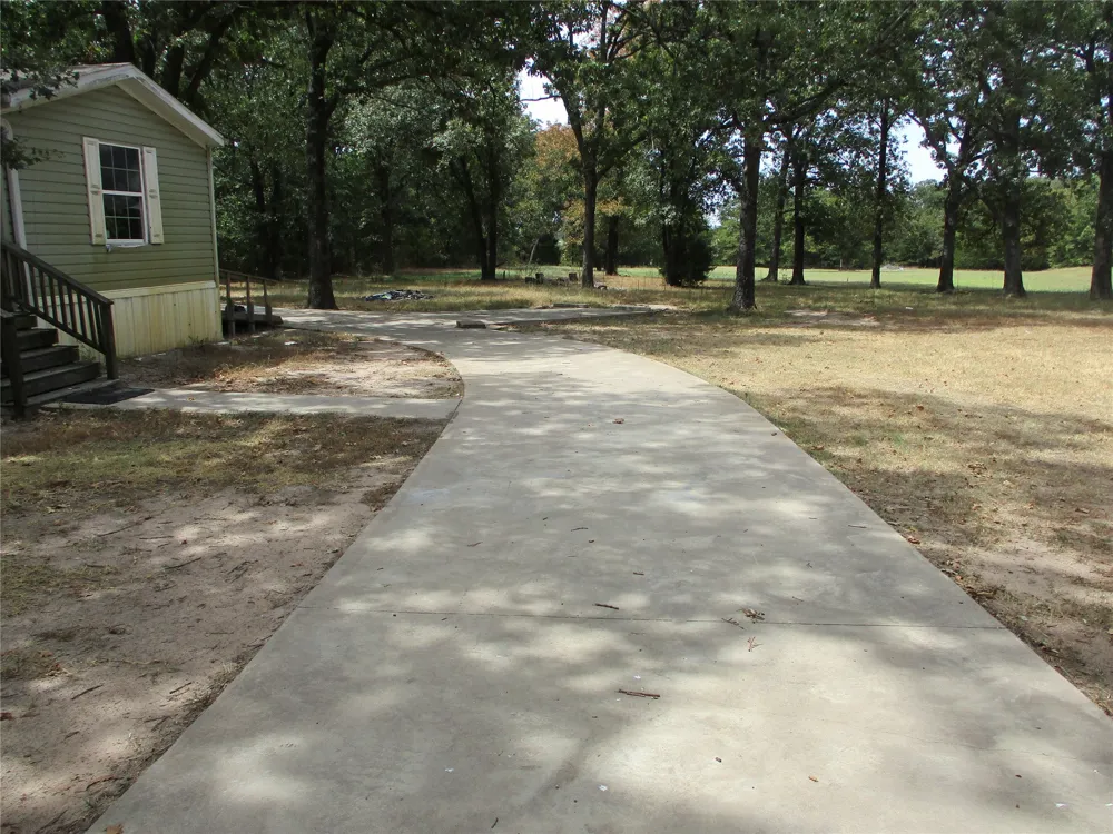 2379 FM 515 Emory, TX 75440