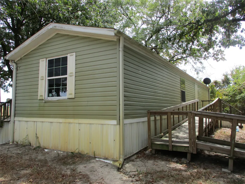 2379 FM 515 Emory, TX 75440