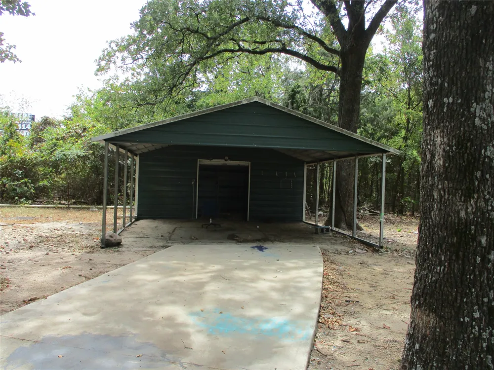2379 FM 515 Emory, TX 75440