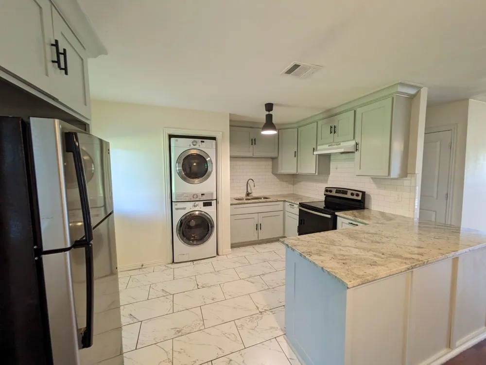 401 Redbud Lane Wilmer, TX 75172