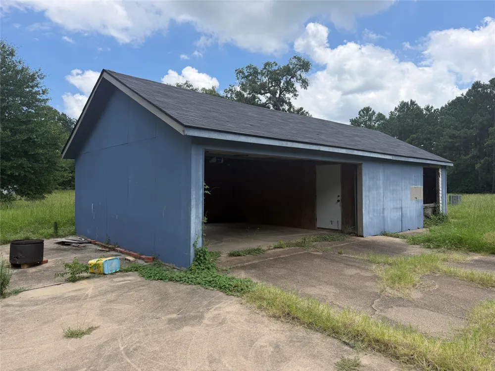 2071 W Point Tap Road Palestine, TX 75803