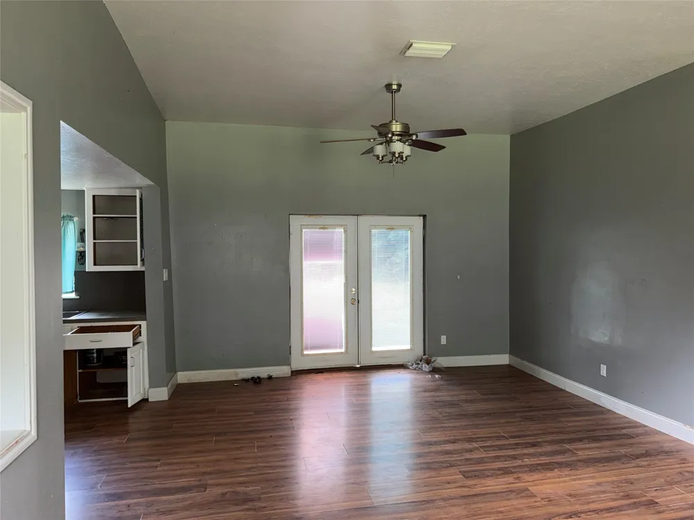 2071 W Point Tap Road Palestine, TX 75803