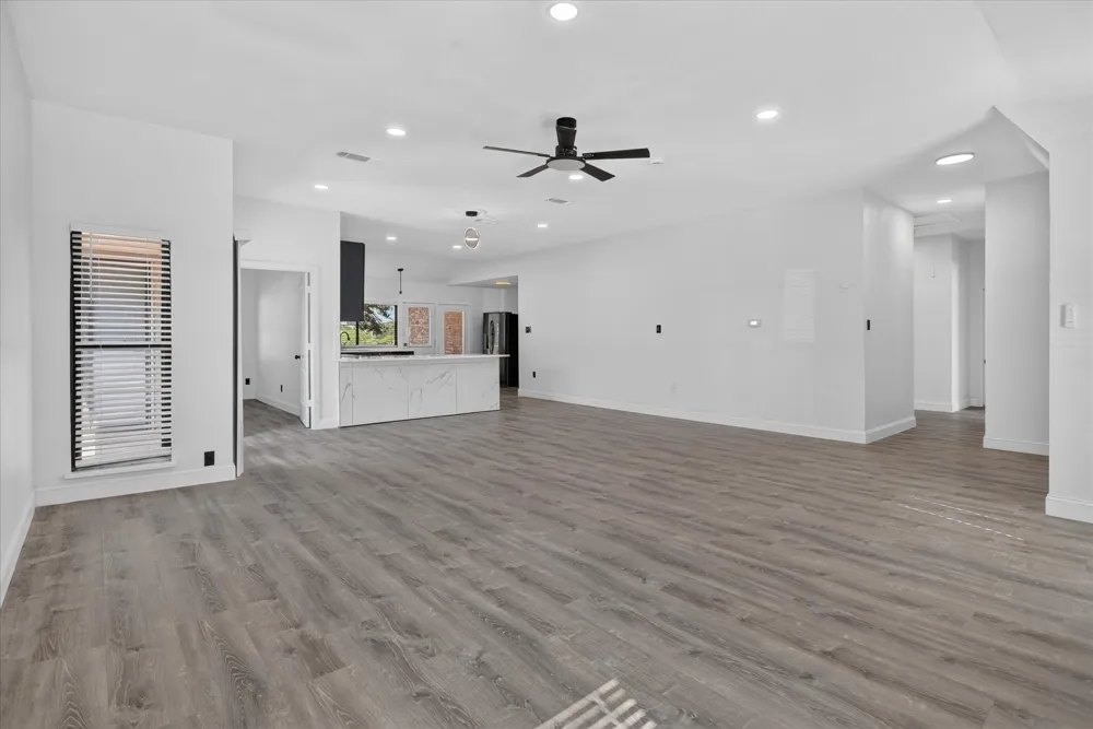 1800 Tree Line Drive Carrollton, TX 75007