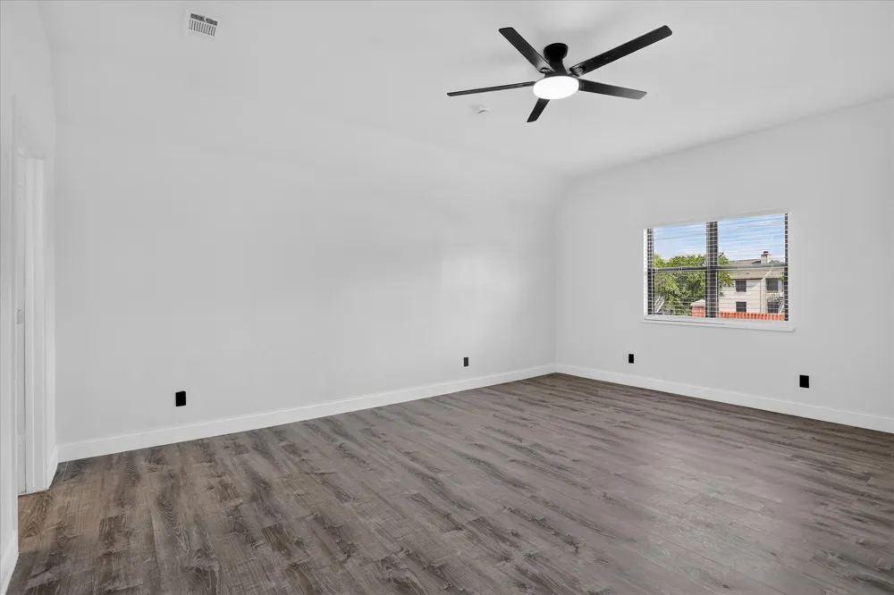 1800 Tree Line Drive Carrollton, TX 75007