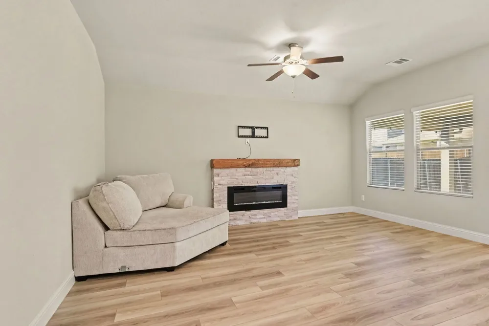 1421 Rolling Fox Drive Forney, TX 75126
