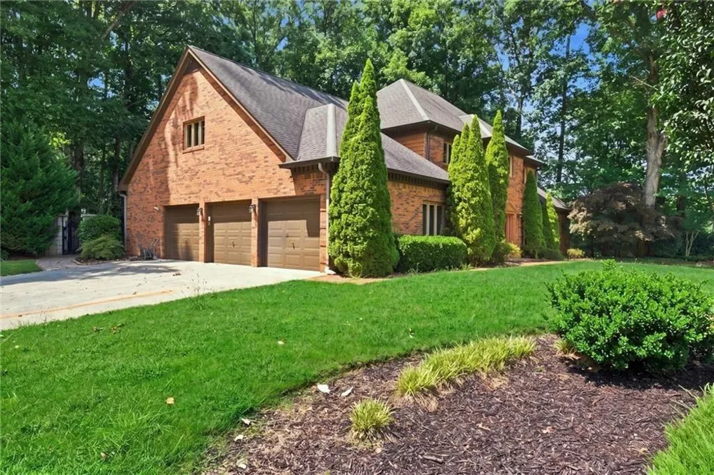 12110 Willow Run Road Roswell, GA 30075