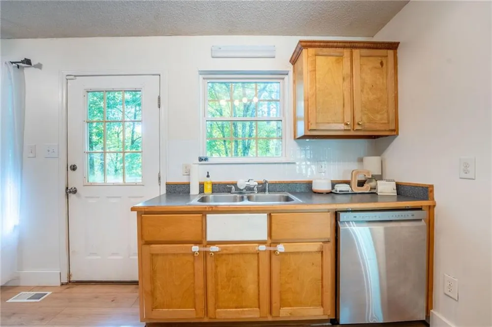 950 Duck Thurmond Road Dawsonville, GA 30534