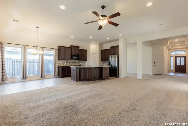 2133 RANGE RD Seguin, TX 78155