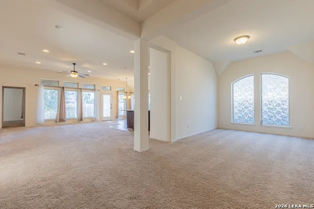 2133 RANGE RD Seguin, TX 78155