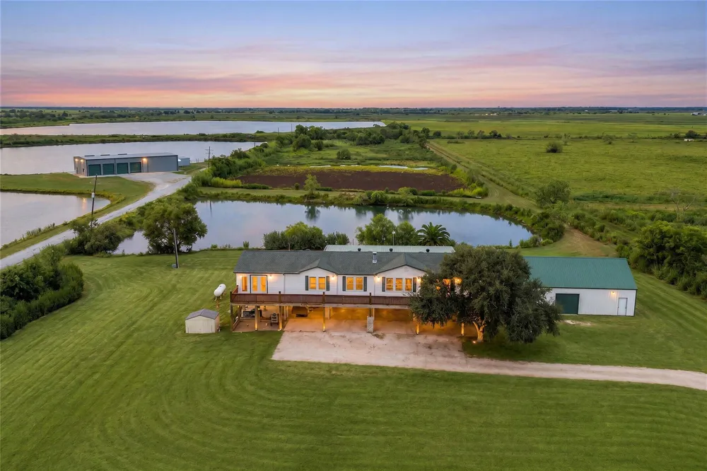 7493 Fm 365 Road Beaumont, TX 77705