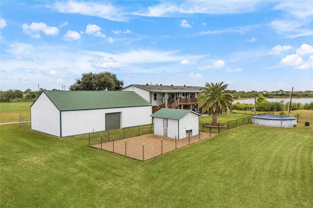 7493 Fm 365 Road Beaumont, TX 77705
