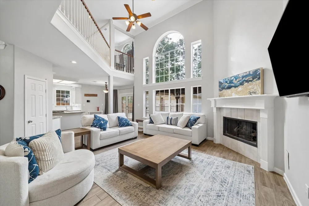 2214 Deer Cove Trail Kingwood, TX 77339