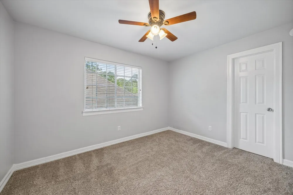 2214 Deer Cove Trail Kingwood, TX 77339