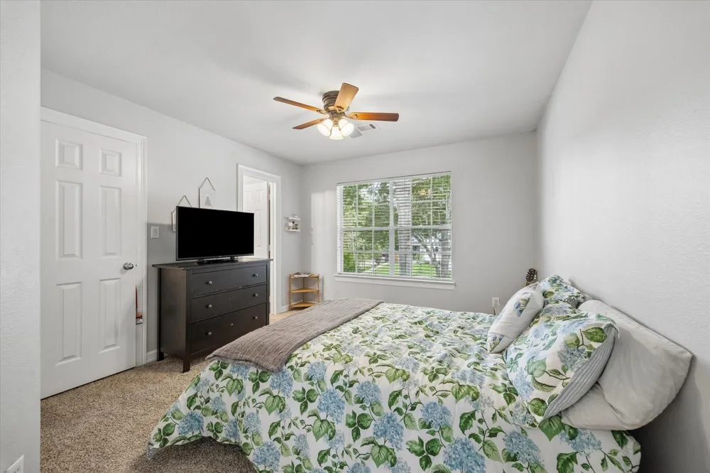 2214 Deer Cove Trail Kingwood, TX 77339