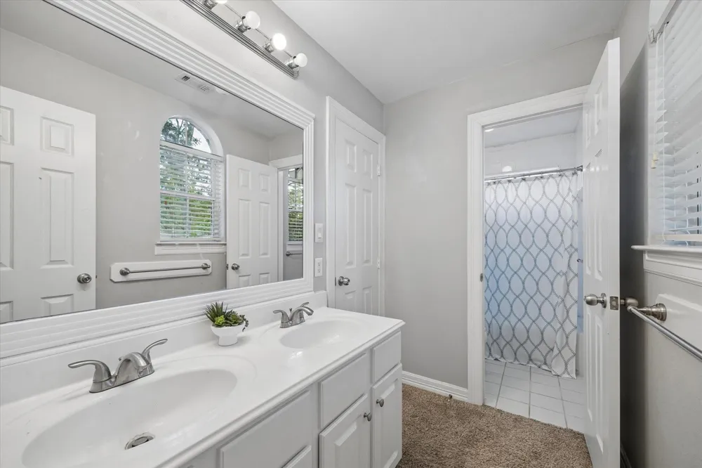 2214 Deer Cove Trail Kingwood, TX 77339