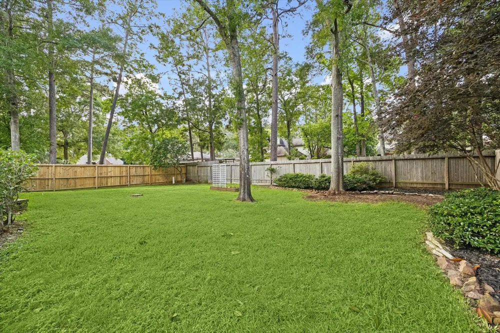2214 Deer Cove Trail Kingwood, TX 77339