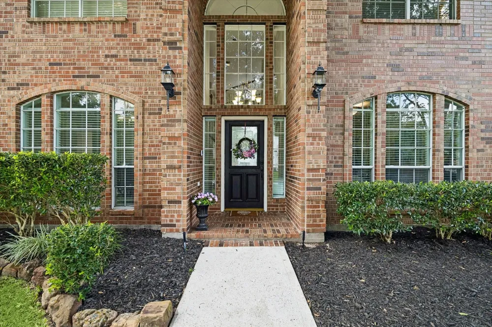 2214 Deer Cove Trail Kingwood, TX 77339