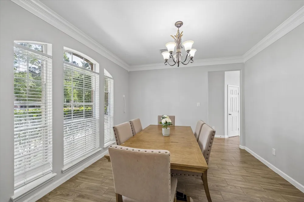 2214 Deer Cove Trail Kingwood, TX 77339