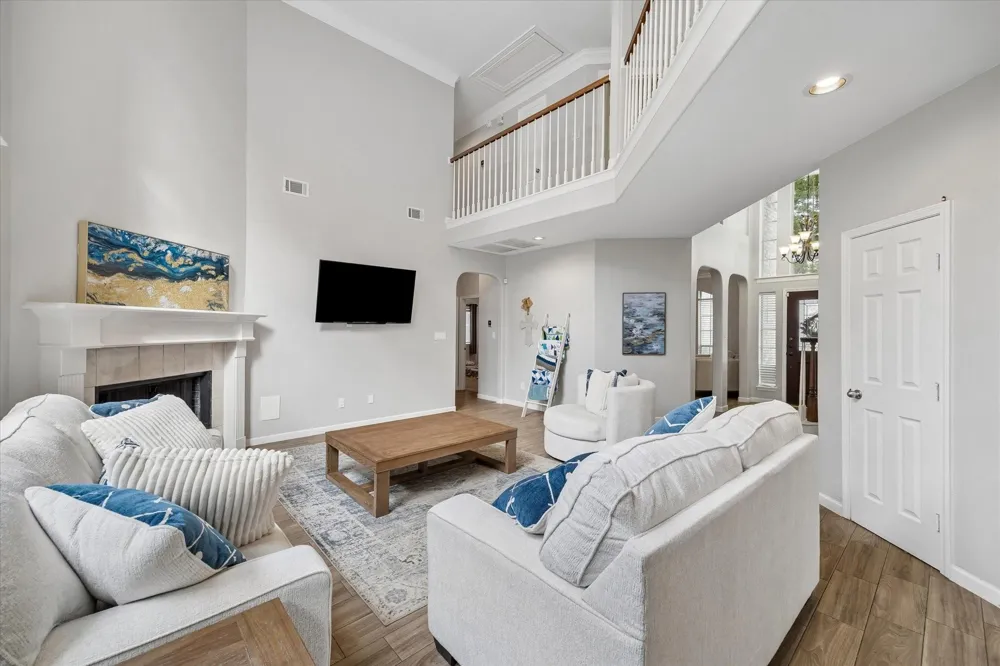 2214 Deer Cove Trail Kingwood, TX 77339