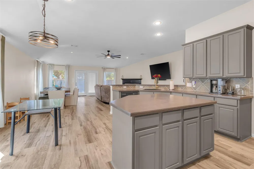 431 Cardinal Oaks Kemah, TX 77565