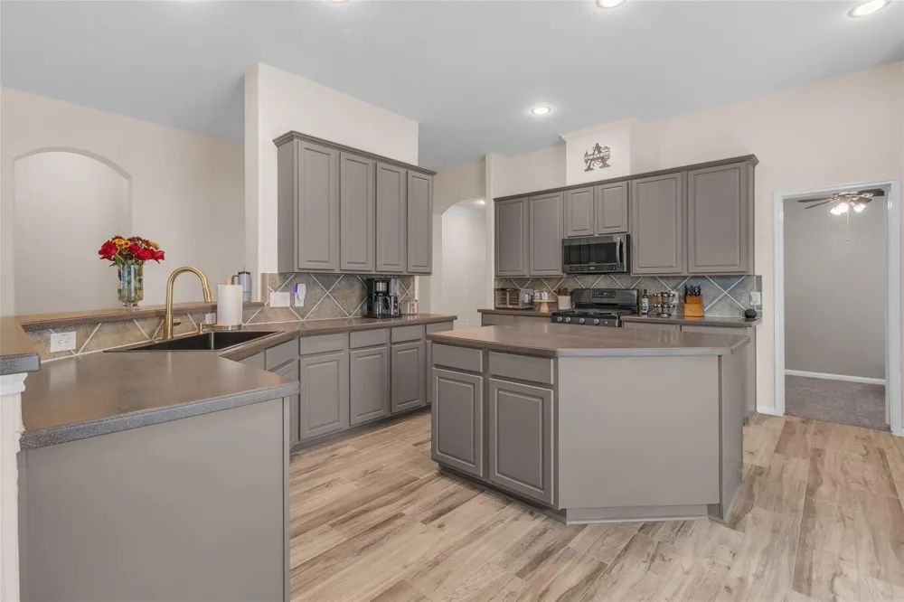 431 Cardinal Oaks Kemah, TX 77565