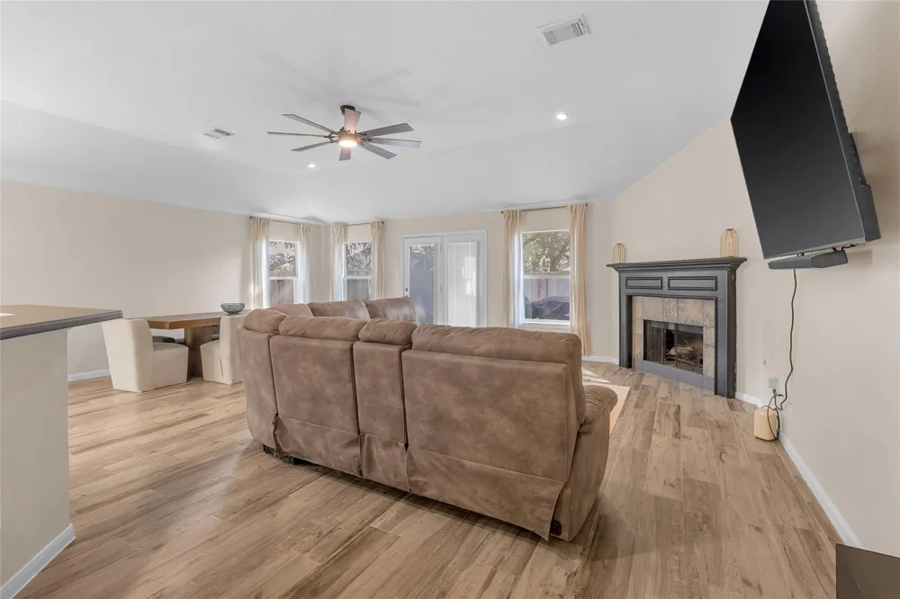 431 Cardinal Oaks Kemah, TX 77565