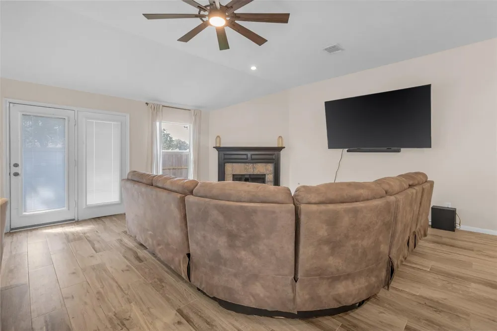 431 Cardinal Oaks Kemah, TX 77565