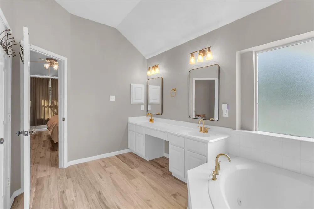 431 Cardinal Oaks Kemah, TX 77565