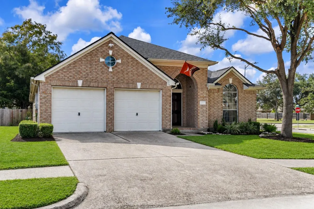 431 Cardinal Oaks Kemah, TX 77565