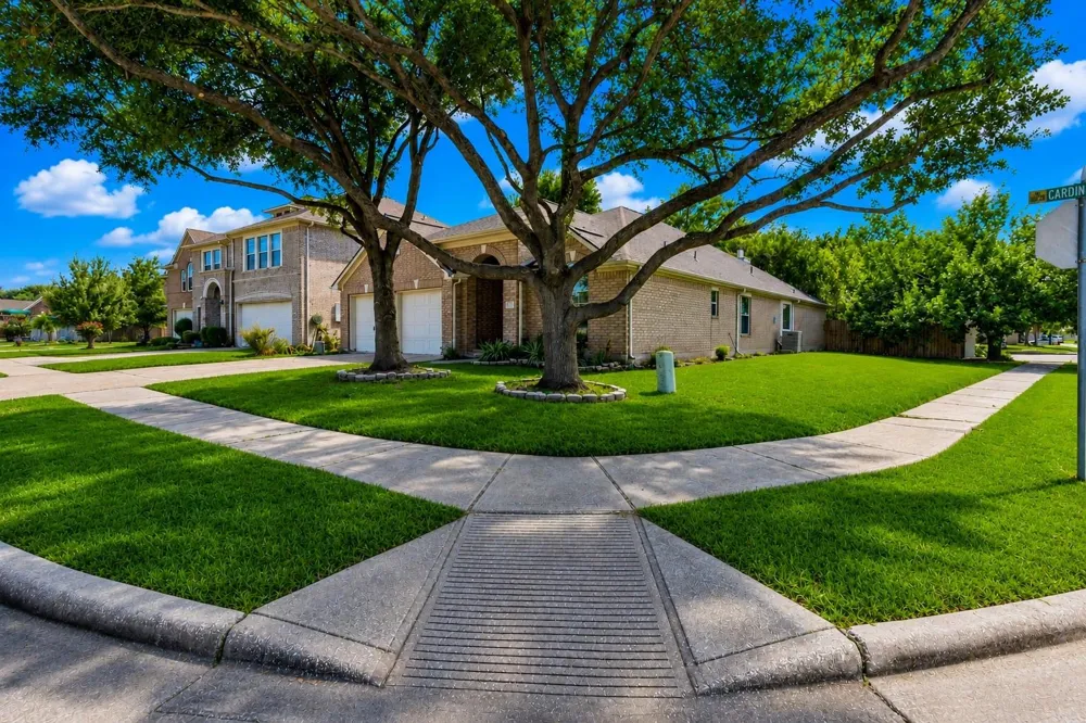 431 Cardinal Oaks Kemah, TX 77565
