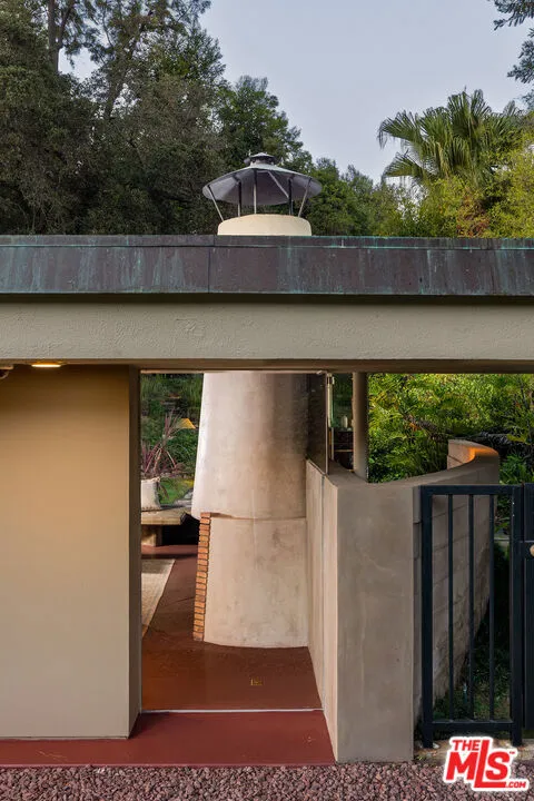 780 Laguna Road Pasadena, CA 91105