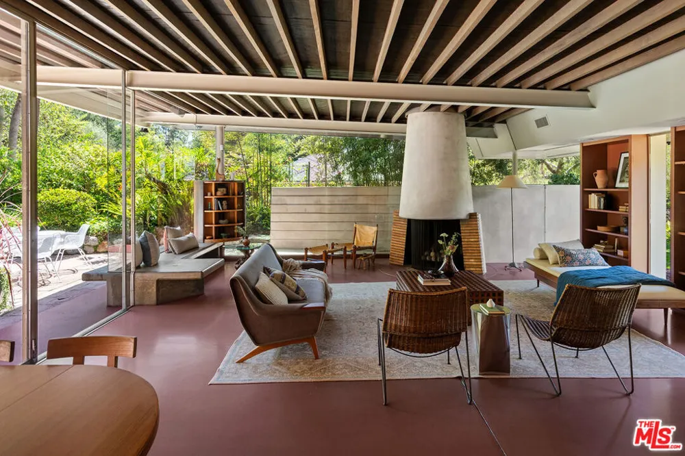 780 Laguna Road Pasadena, CA 91105