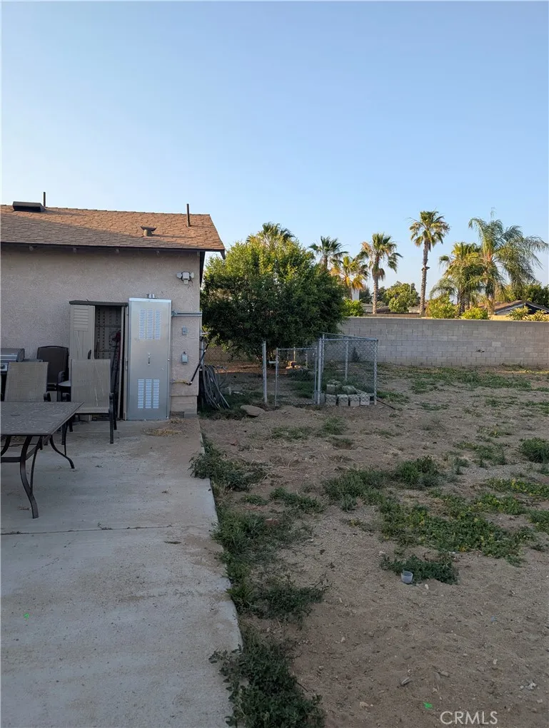 9475 Acacia Fontana, CA 92335