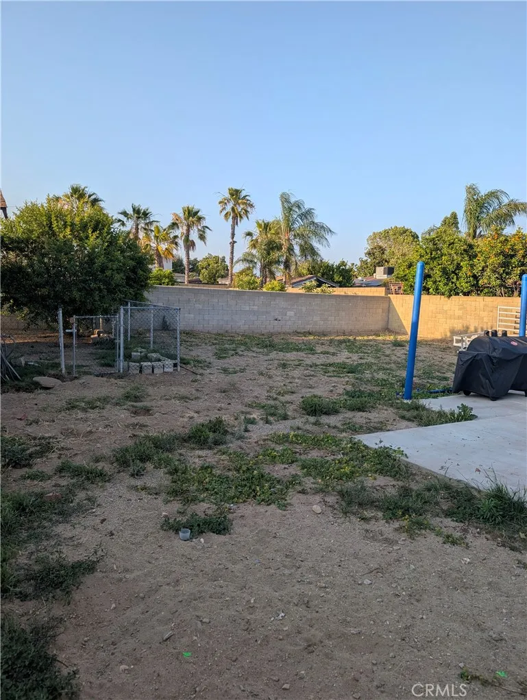 9475 Acacia Fontana, CA 92335