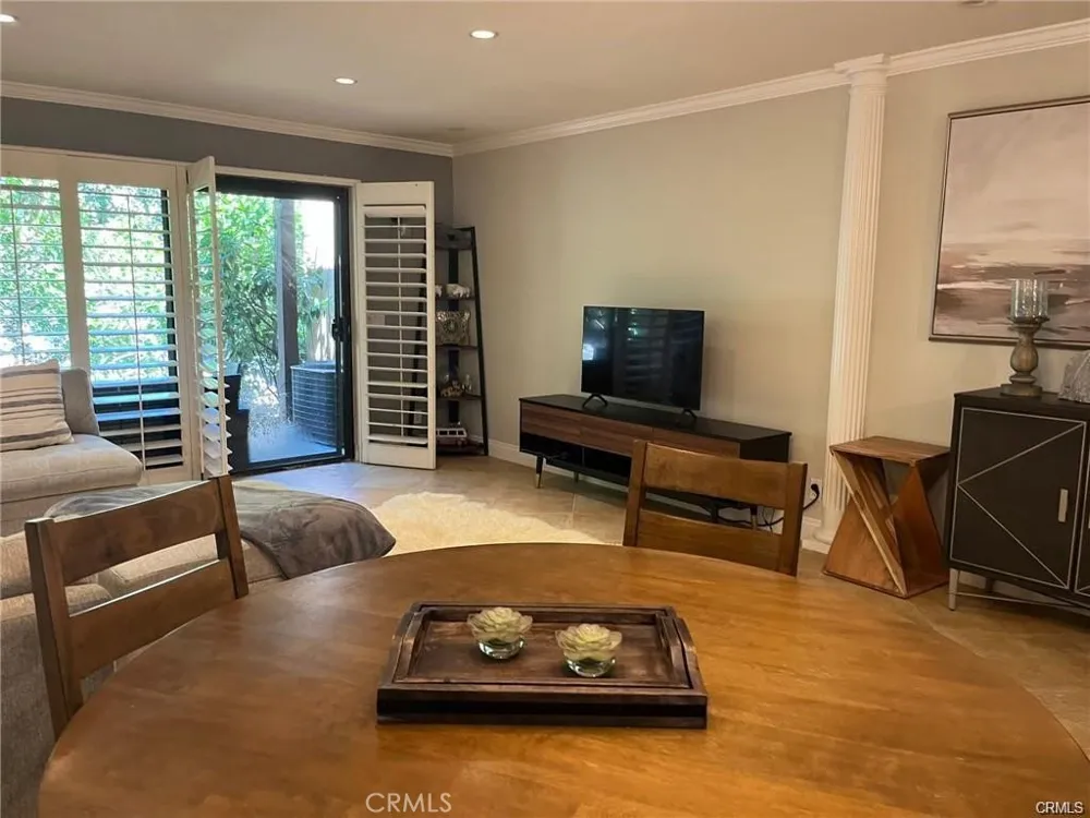 142 Orange Blossom Irvine, CA 92618