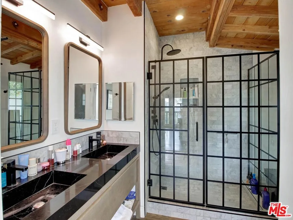 2007 Barcelona Drive Los Angeles, CA 90046