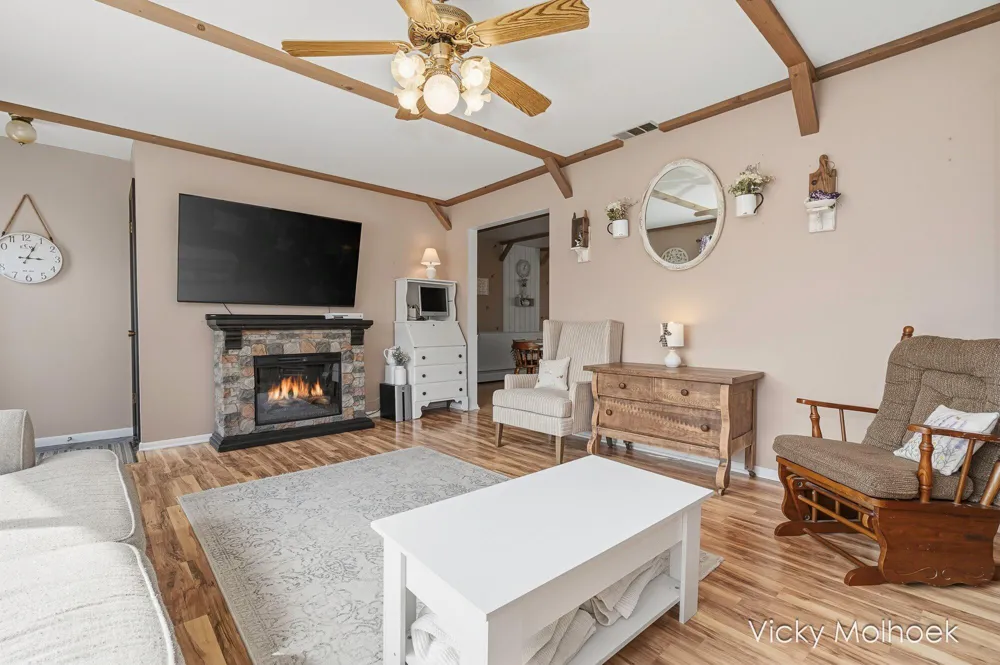1651 Sunny Creek Street SE Kentwood, MI 49508