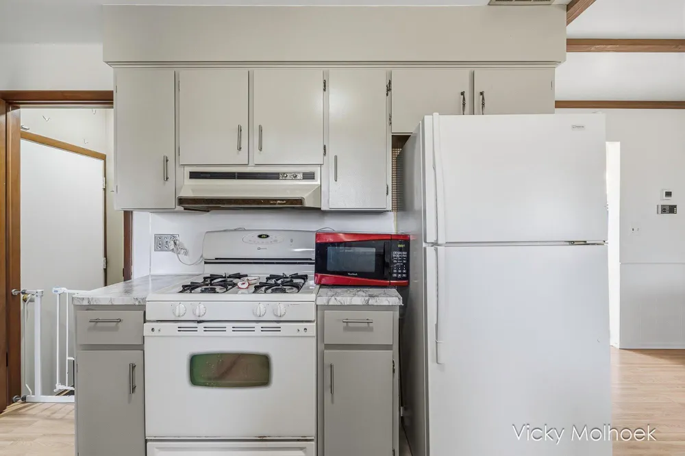 1651 Sunny Creek Street SE Kentwood, MI 49508