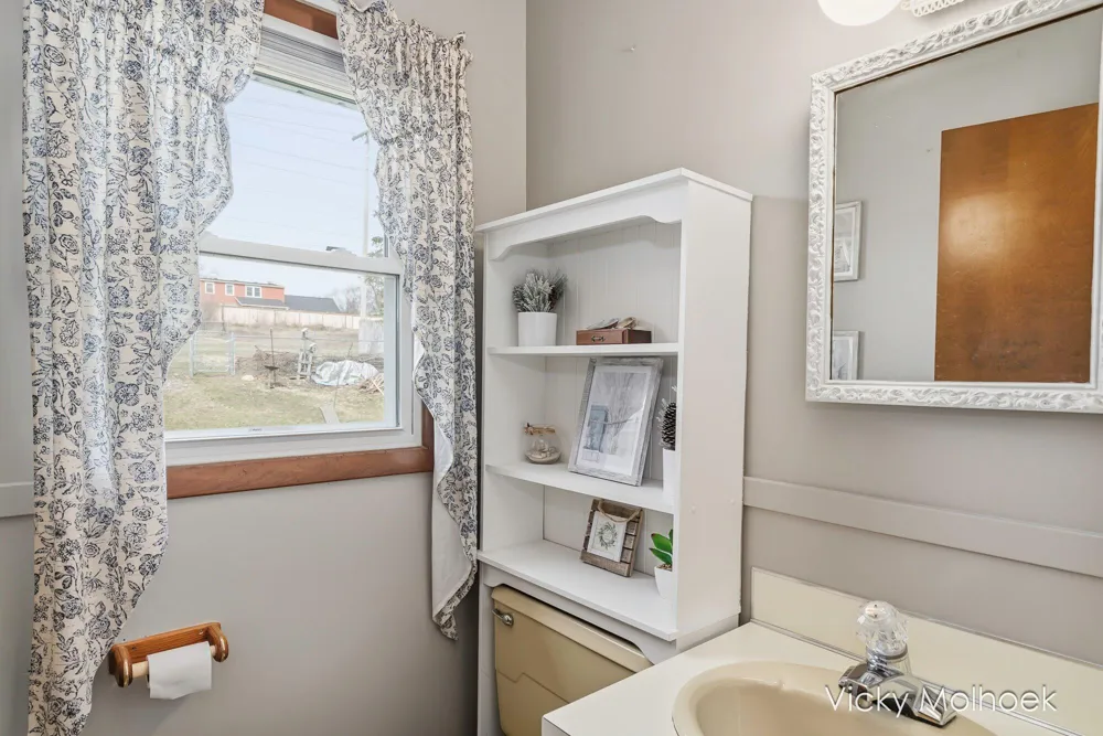 1651 Sunny Creek Street SE Kentwood, MI 49508