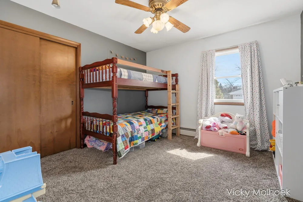 1651 Sunny Creek Street SE Kentwood, MI 49508